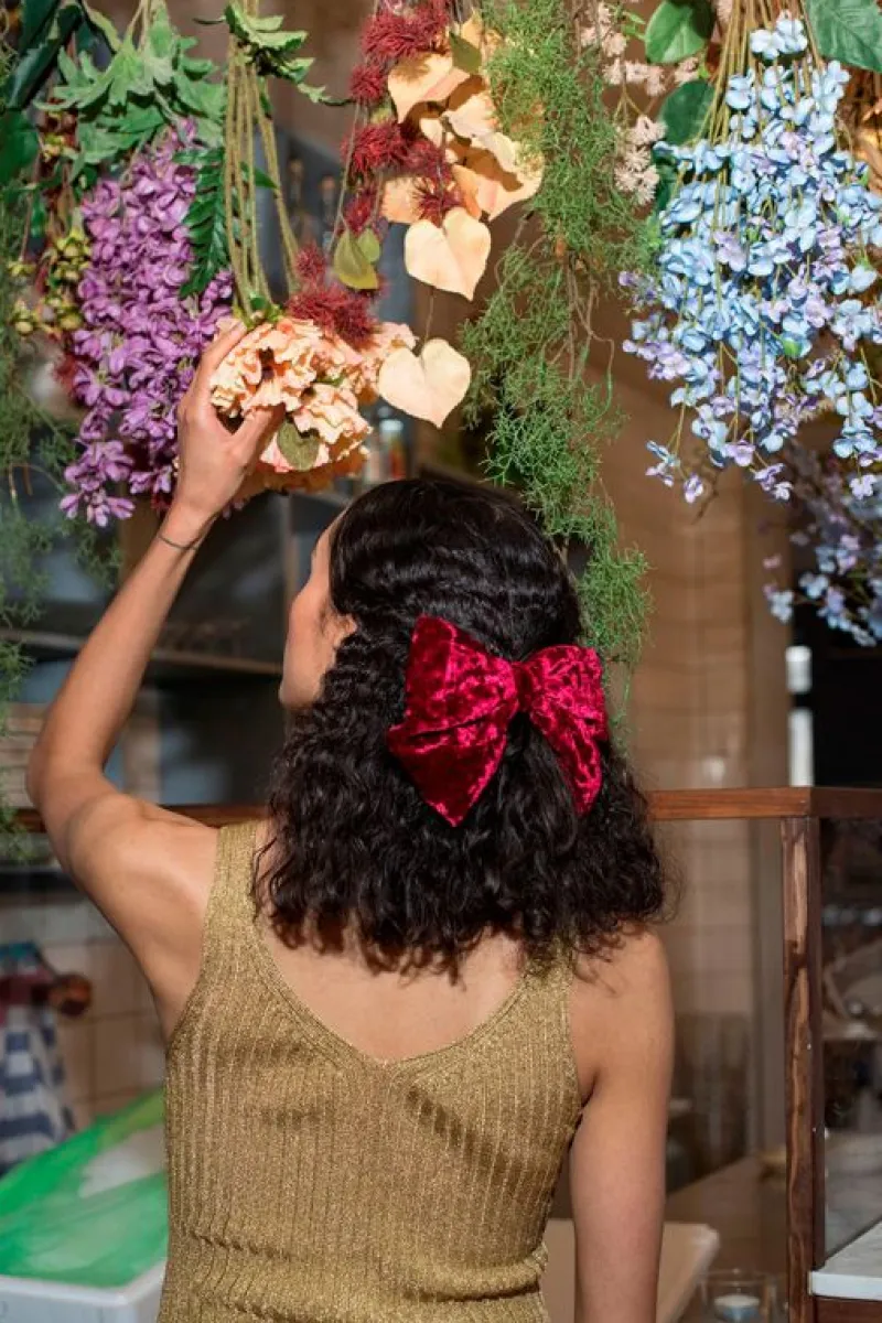 velour_big_bow_1.webp BeckSöndergaard Velour Big Bow | Hårtilbehør